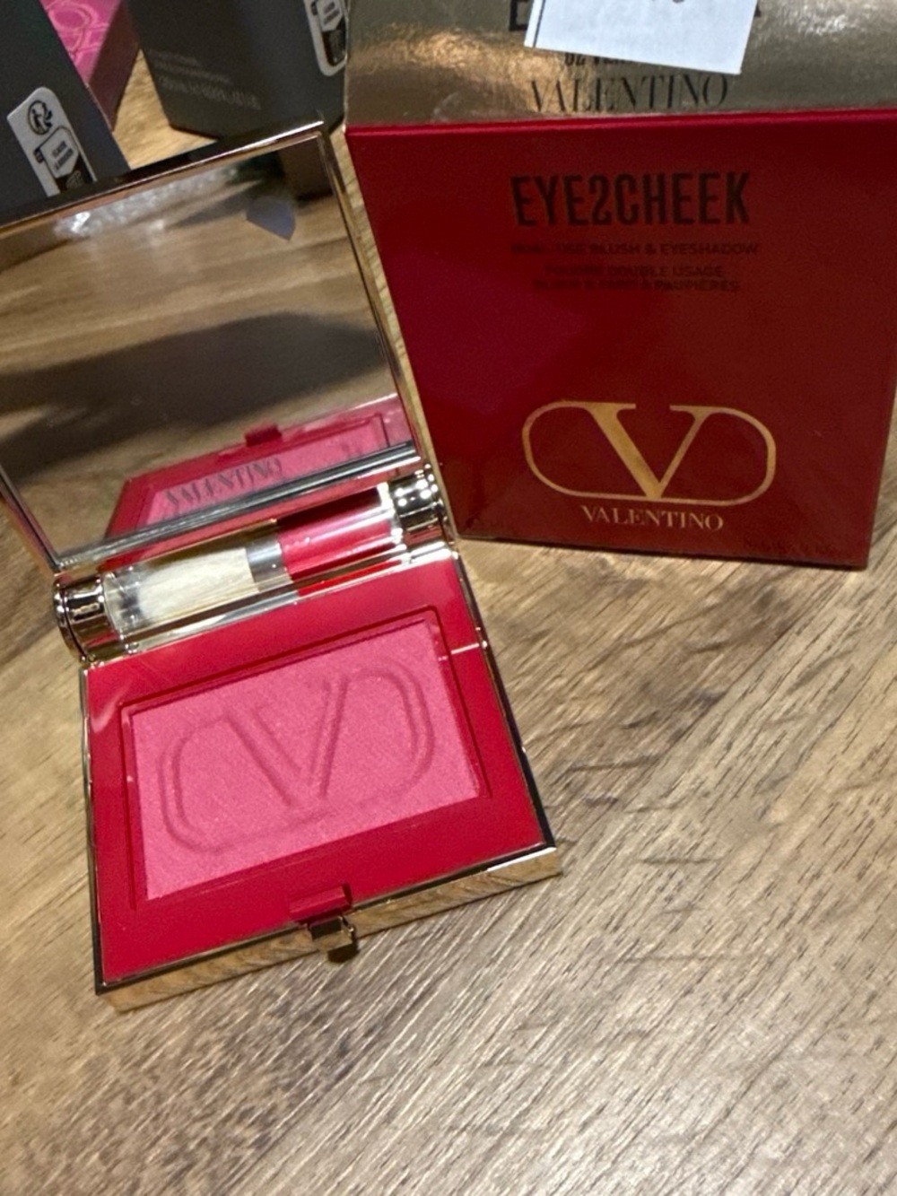 Valentino Eye2Cheek Blush & Eyeshadow - Vibrant Pink